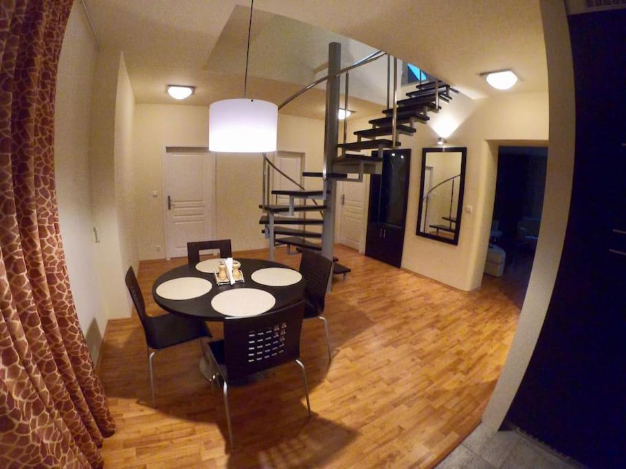 Huge Two Floor Apartment On The Park Colonnade With Free Parking For One Car, 160 Sqm Карловы Вары Экстерьер фото