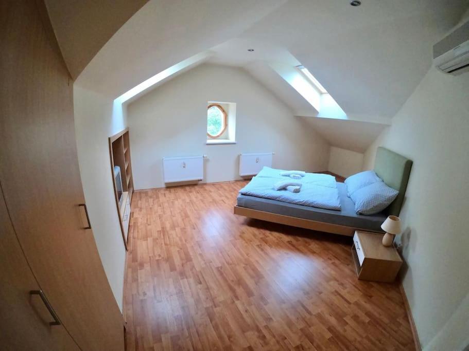 Huge Two Floor Apartment On The Park Colonnade With Free Parking For One Car, 160 Sqm Карловы Вары Экстерьер фото